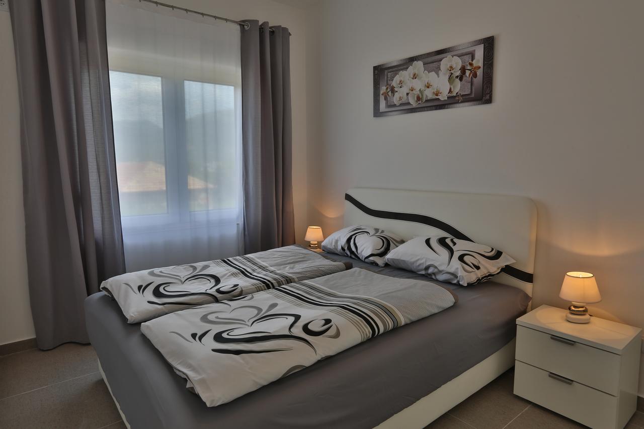 Kristina Apartments Tivat Dış mekan fotoğraf