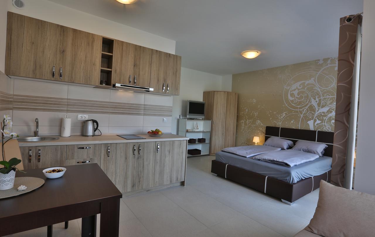 Kristina Apartments Tivat Dış mekan fotoğraf