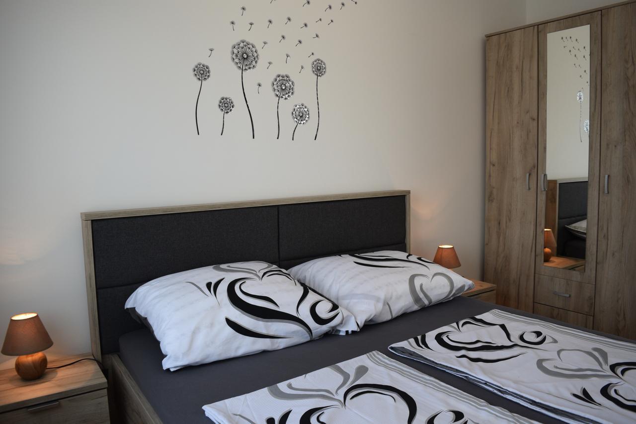 Kristina Apartments Tivat Dış mekan fotoğraf